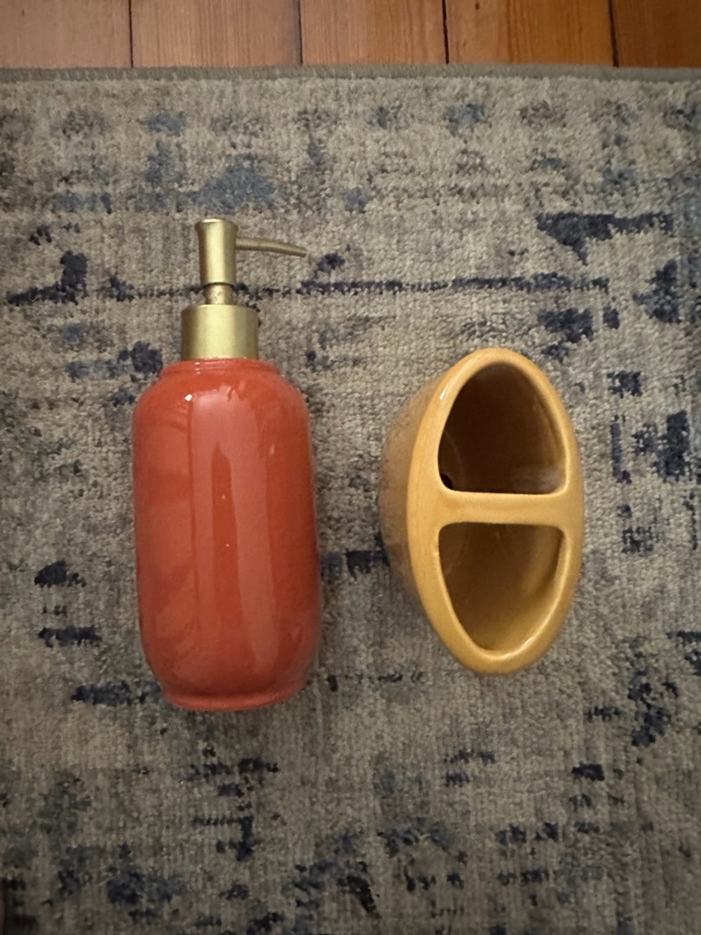 3/$25 🧼 Ceramic Bathroom Set – Soap Dispenser + Toothbrush Holder (Rust/Golden)
